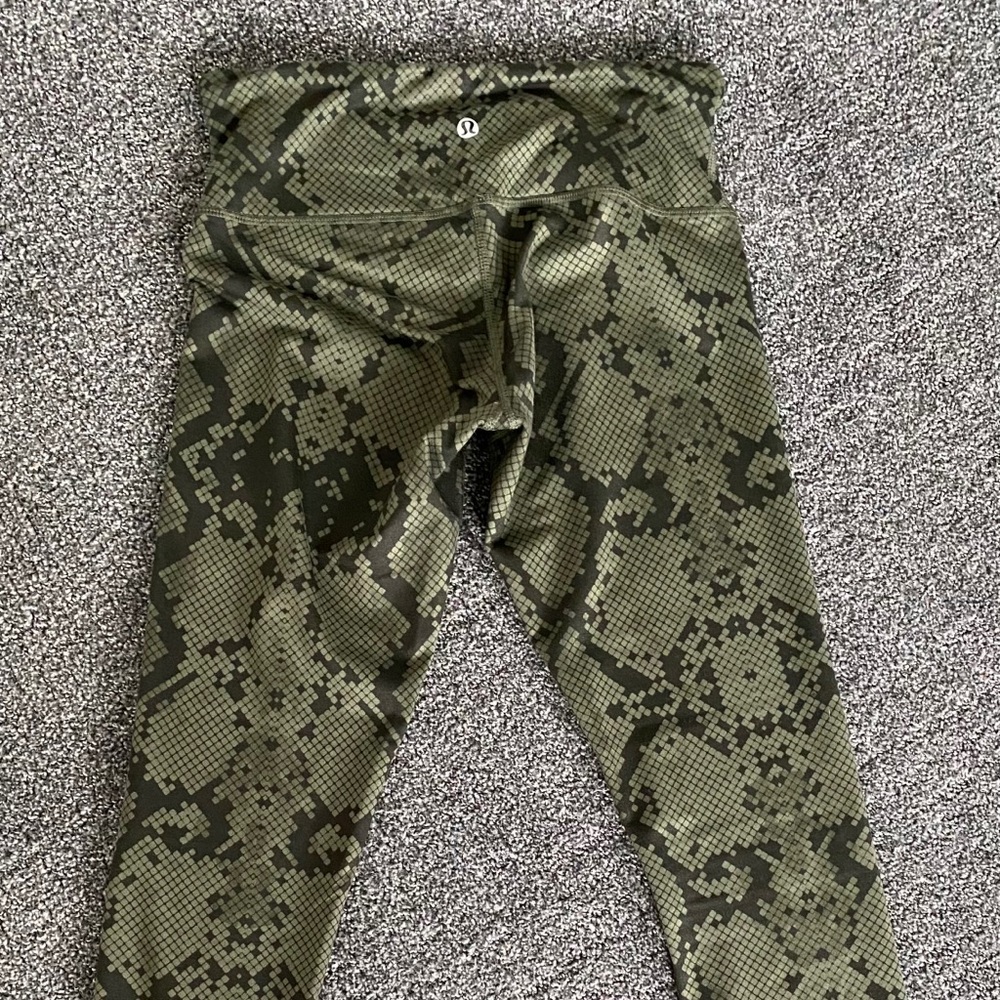 Lululemon cropped leggings